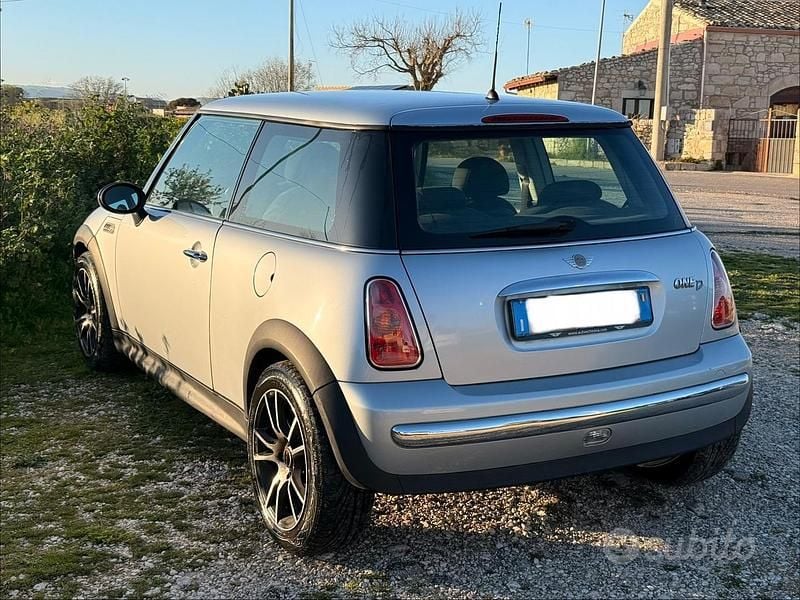 Usata Mini One D 75 CV (55 kW) 2004 Grigio Utilitaria