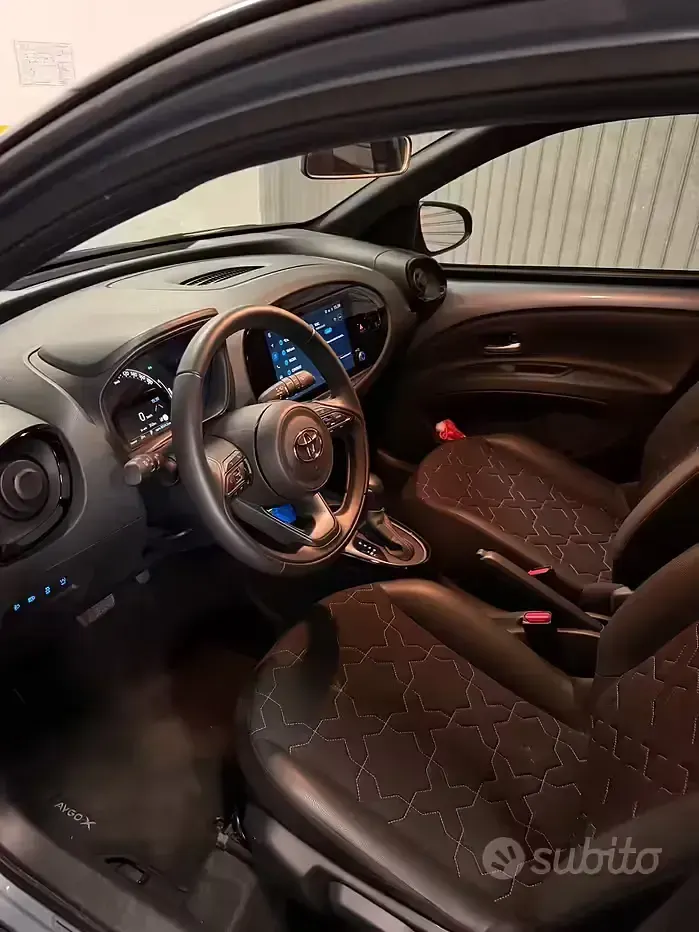 Usata Toyota Aygo X 72 CV (52 kW) 2024 Blu SUV