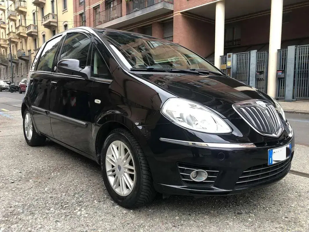 Usata Lancia Musa 77 CV (56 kW) 2009 Nero Monovolume