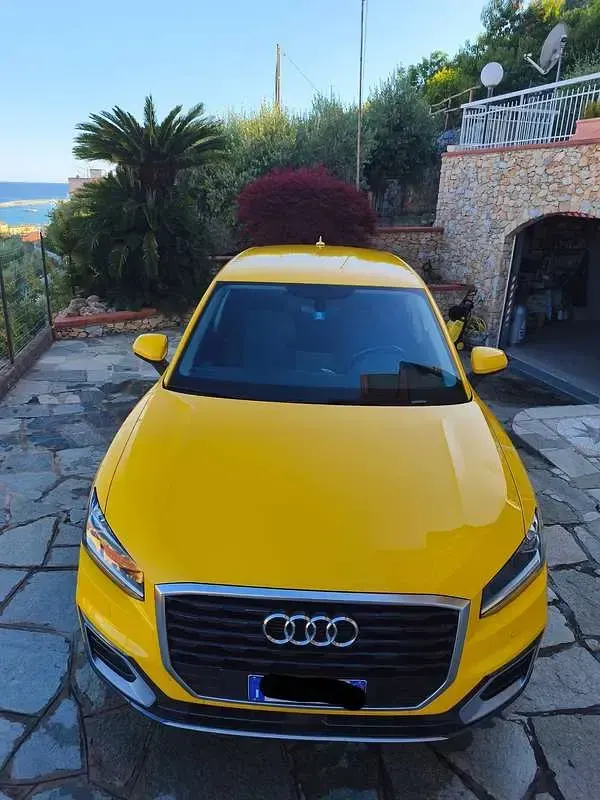 Usata Audi Q2 Design 116 CV (85 kW) 2017 Giallo SUV