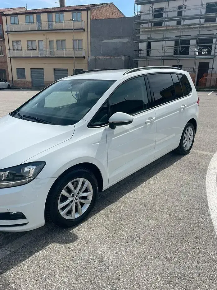 Usata VW Touran 115 CV (84 kW) 2018 Bianco Monovolume