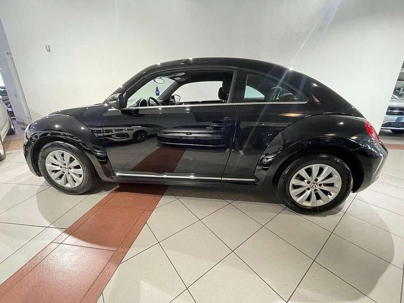 Usata VW Beetle Design 105 CV (77 kW) 2014 Nero Utilitaria