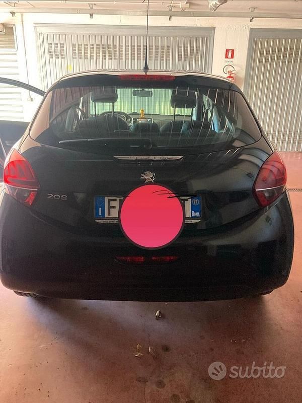 Usata 2017 Peugeot 208 Active Due volumi | 7500 € (Buon prezzo) - Immagine 1/4