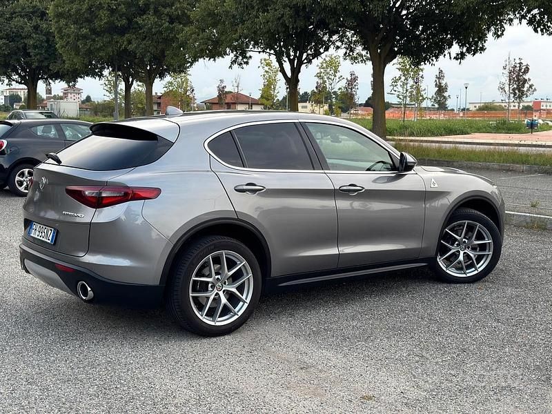 Usata Alfa Romeo Stelvio 280 CV (205 kW) 2017 Grigio SUV