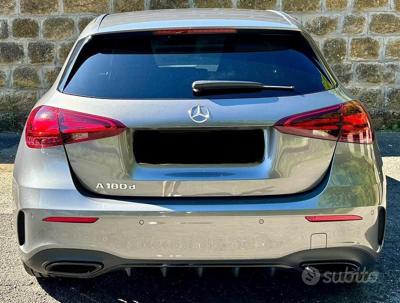 Usata Mercedes A180 Advanced Plus 116 CV (85 kW) 2024 Grigio Berlina