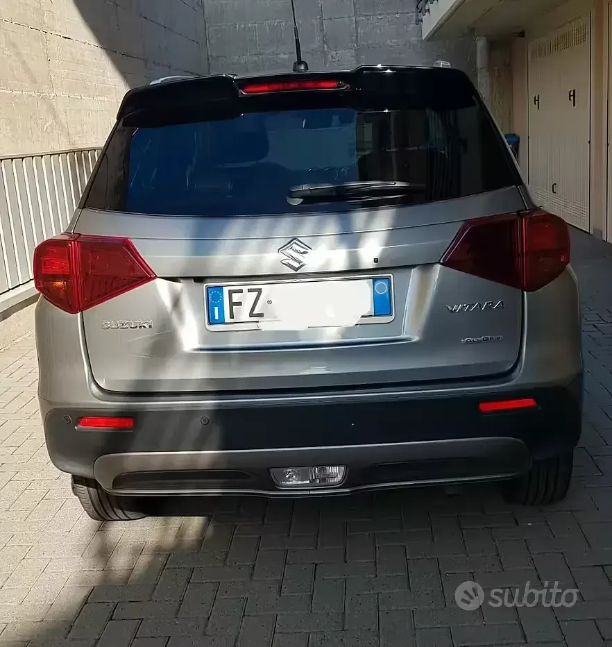Usata Suzuki Vitara 140 CV (102 kW) 2019 Grigio SUV