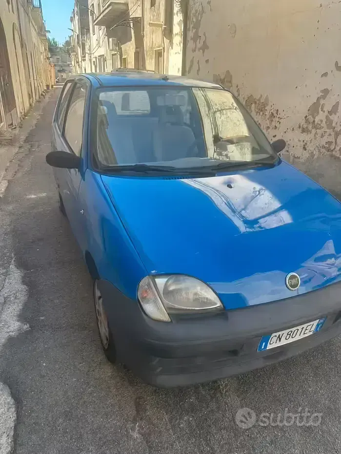 Usata Fiat 600 54 CV (39 kW) 2004 Bluazzurro Utilitaria