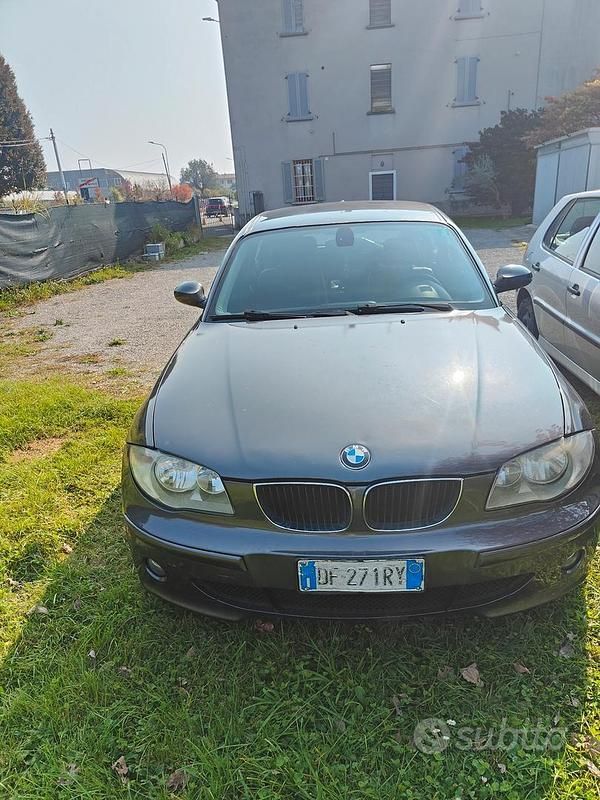 Usata BMW 120 163 CV (119 kW) 2007 Grigio Utilitaria