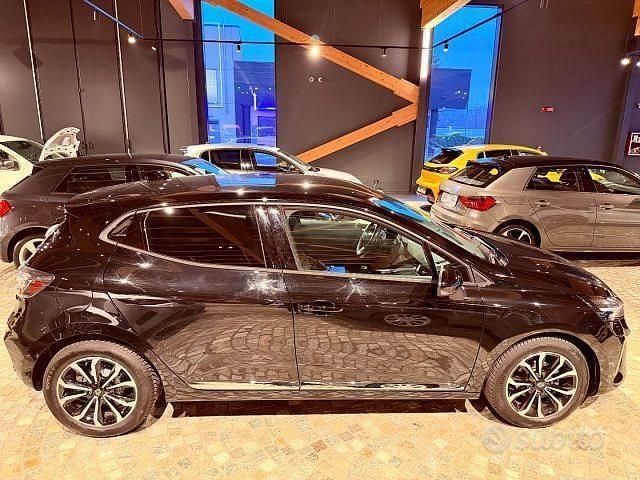 Usata Renault Clio V Techno 90 CV (66 kW) 2025 Nero Berlina