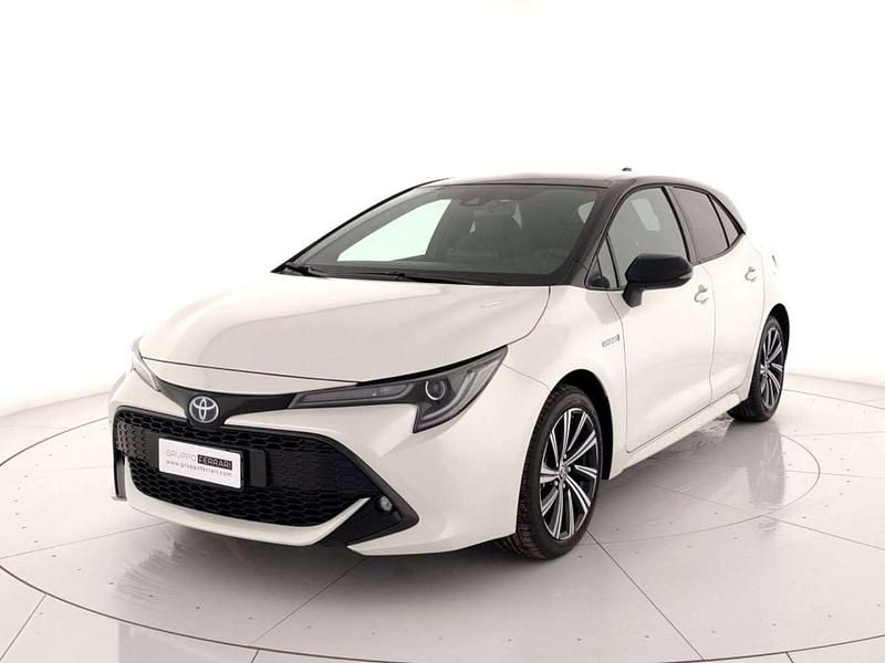Usata Toyota Corolla Style 152 CV (111 kW) 2021 Pearl white Berlina