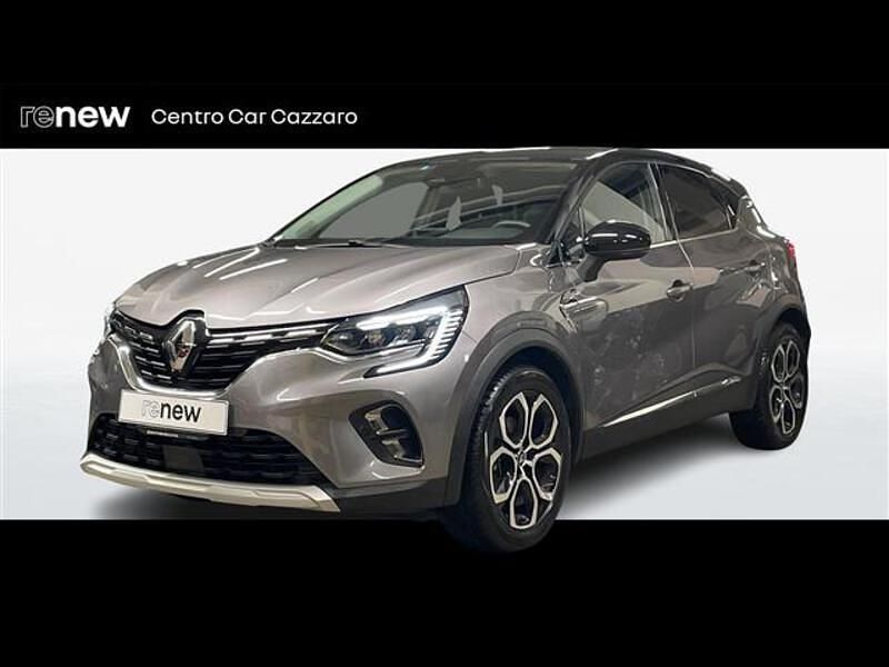 Usata Renault Captur Techno 145 CV (106 kW) 2022 Grigio scuro SUV