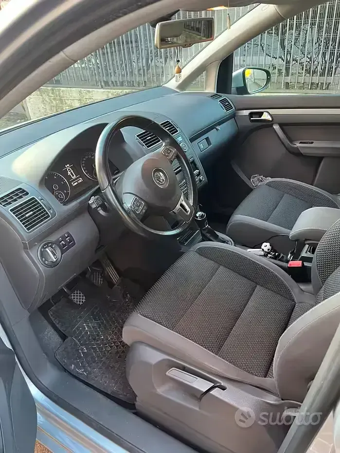 Usata VW Touran 102 CV (75 kW) 2013 Grigio Monovolume