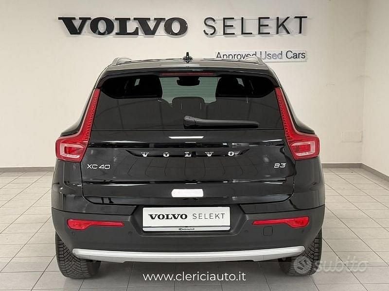 Usata Volvo XC40 Core 163 CV (119 kW) 2025 Nero SUV