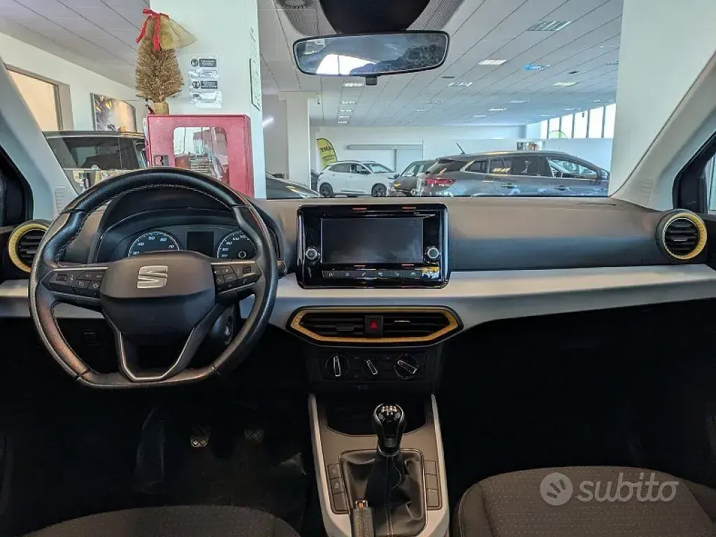 Usata Seat Arona Style 95 CV (69 kW) 2024 Grigio SUV