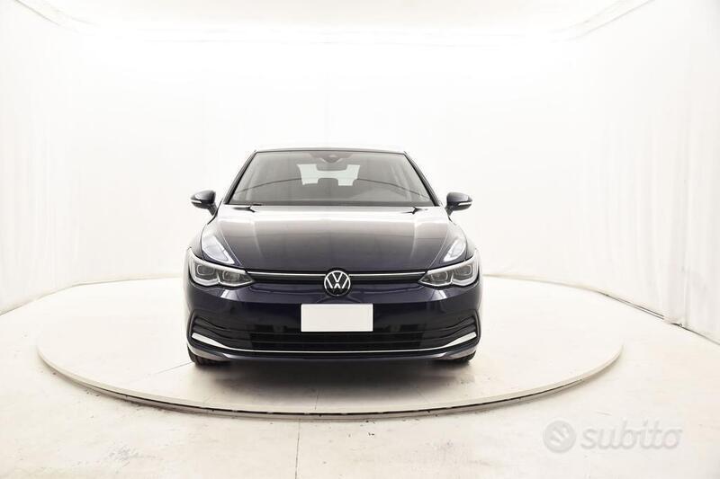 Usato 2021 VW Golf 1.5 El_Benzin 131 CV (23.900 €)