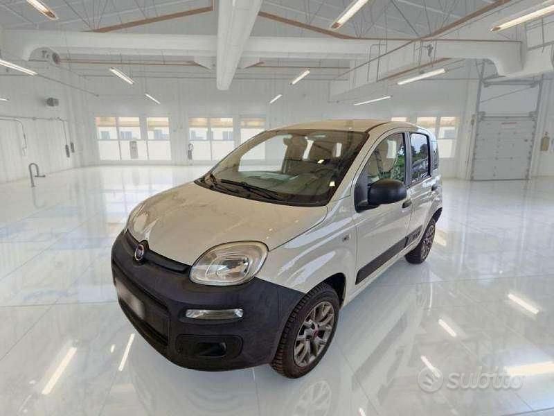 Usata Fiat Panda 4x4 Pop 86 CV (63 kW) 2019 Bianco Utilitaria