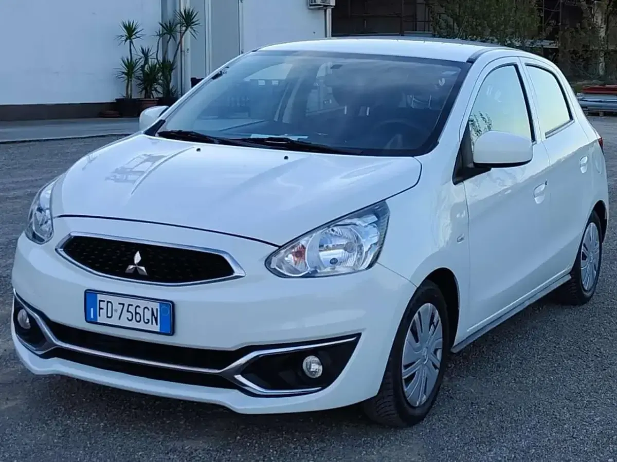 Usata Mitsubishi Space Star Invite 71 CV (52 kW) 2016 Bianco Utilitaria