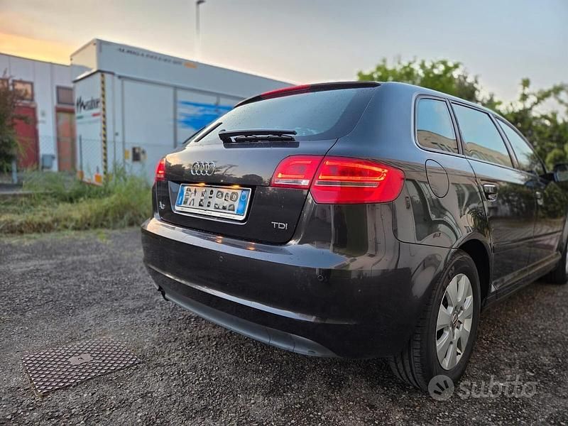 Usata Audi A3 Attraction 105 CV (77 kW) 2010 Marrone Utilitaria