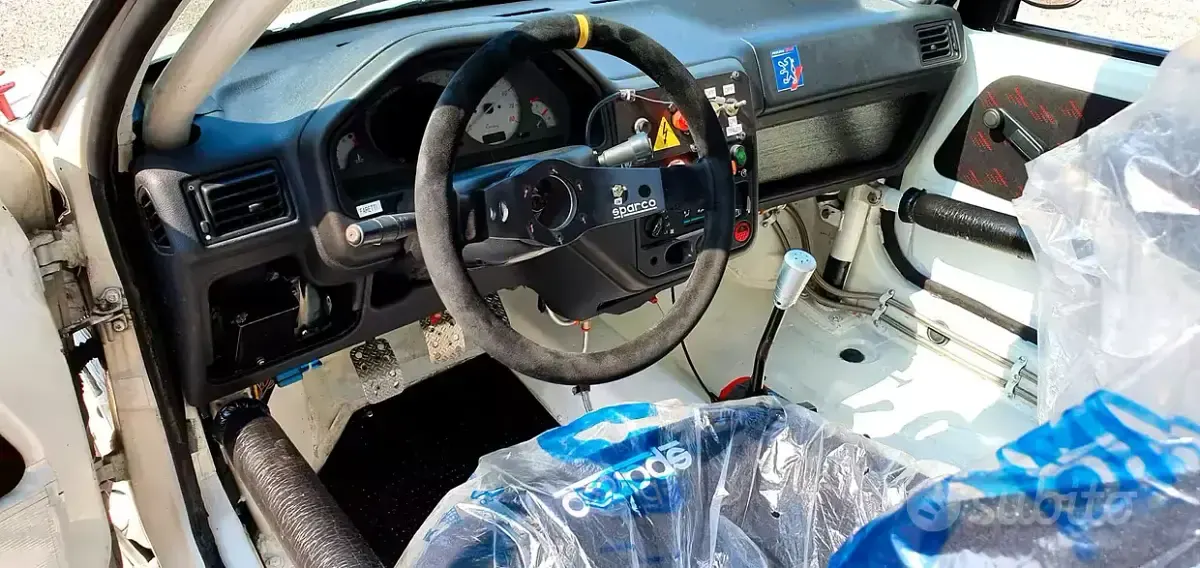 Usata Peugeot 106 98 CV (72 kW) 1994 Utilitaria