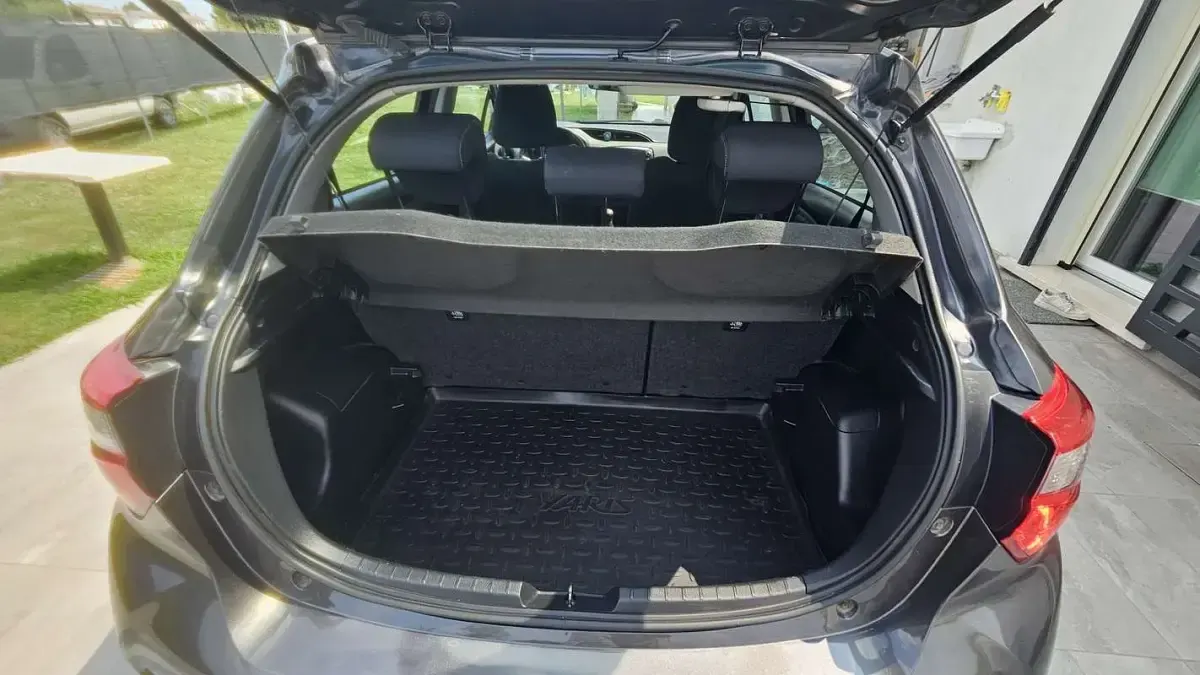 Usata Toyota Yaris Active 69 CV (50 kW) 2017 Berlina