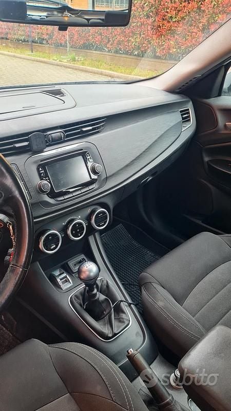Usata Alfa Romeo Giulietta Business 120 CV (88 kW) 2017 Utilitaria