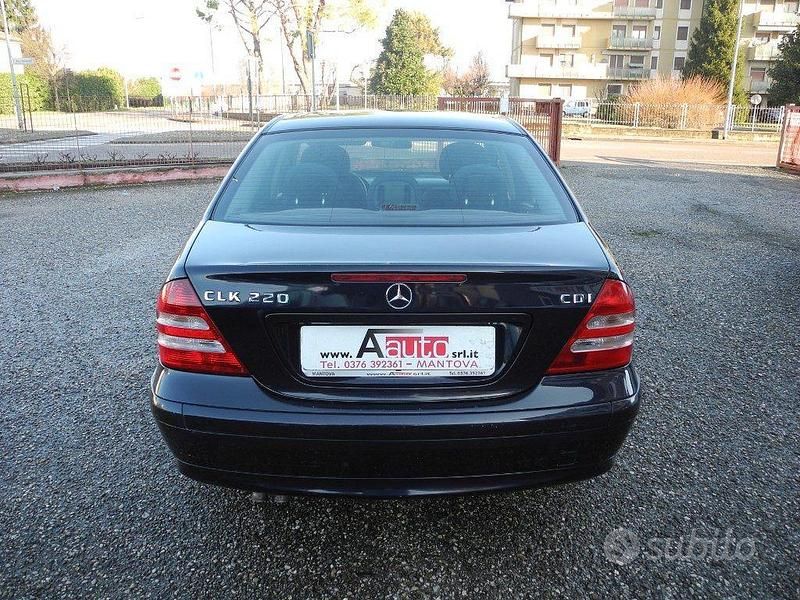 Usata Mercedes C220 Classic 150 CV (110 kW) 2005 Blu Berlina