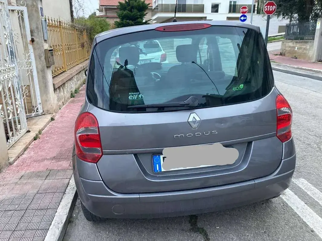 Usata Renault Grand Modus Dynamique 106 CV (77 kW) 2009 Bronzo Monovolume