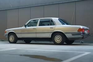 Usata Mercedes 450 286 CV (210 kW) 1976 Argento Berlina