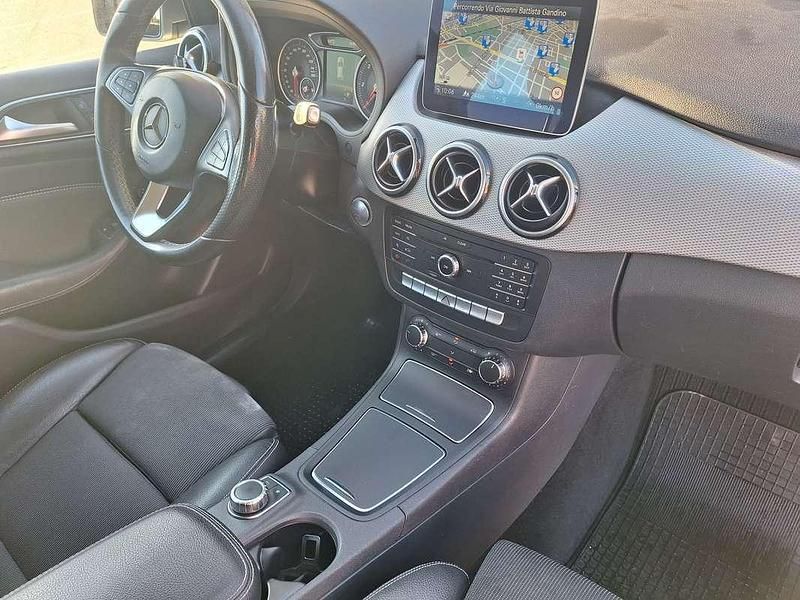 Usata Mercedes B180 109 CV (80 kW) 2018 Monovolume