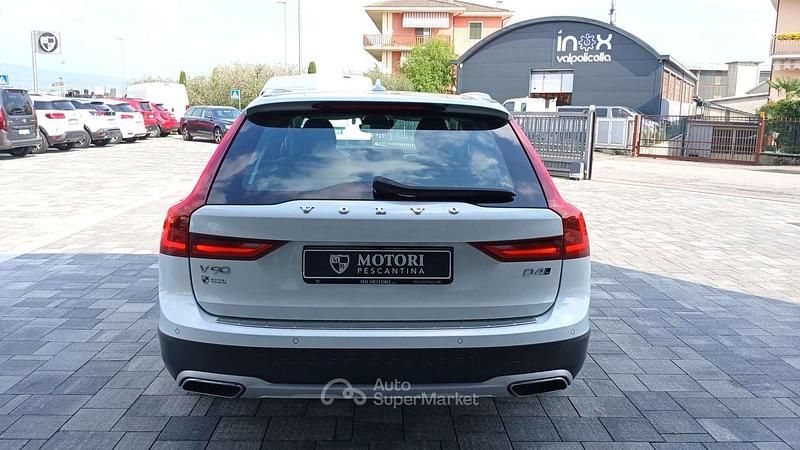 Usata Volvo V90 CC Pro 190 CV (139 kW) 2019 Bianco Station wagon