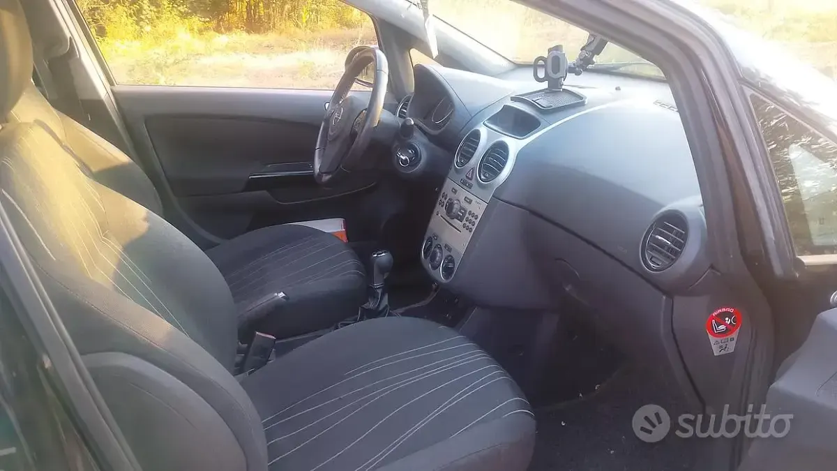 Usata Opel Corsa 80 CV (58 kW) 2009 Nero Utilitaria