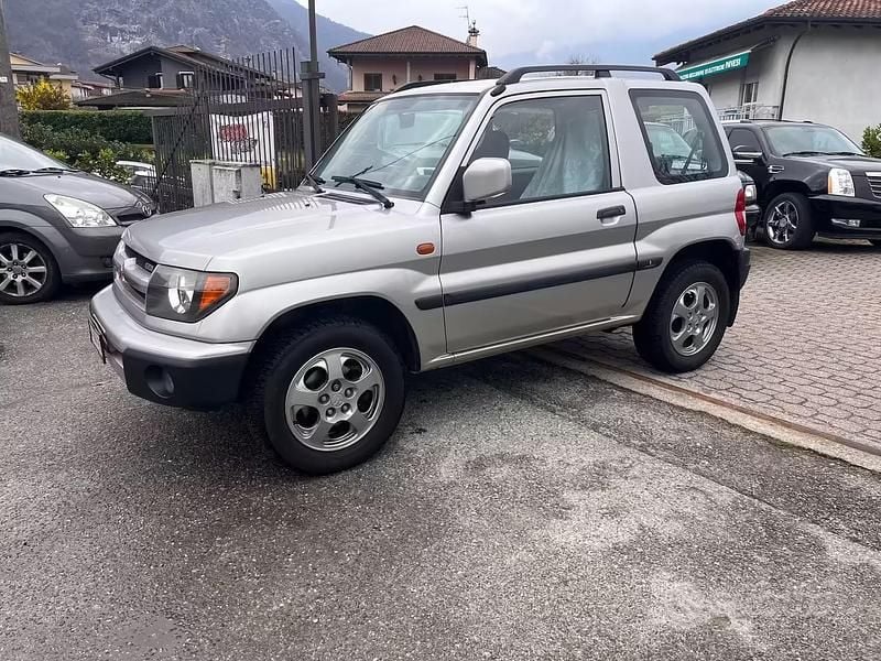 Usata Mitsubishi Pajero 129 CV (94 kW) 2001 Grigio SUV