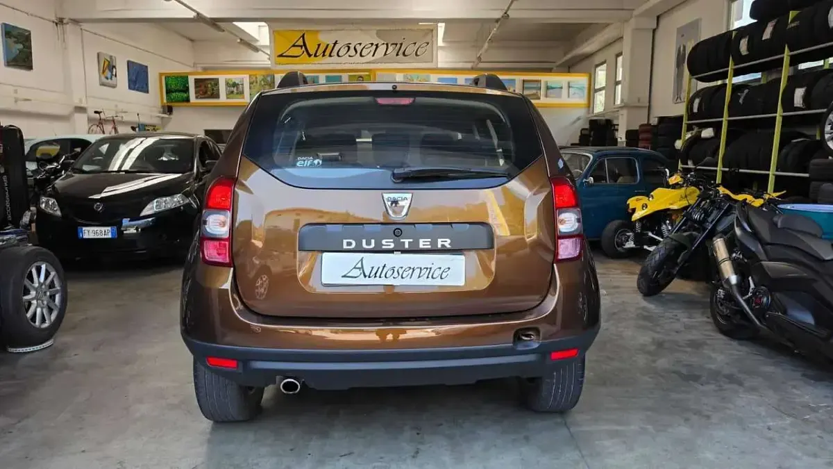 Usata Dacia Duster Ambiance 105 CV (77 kW) 2015 Marrone SUV