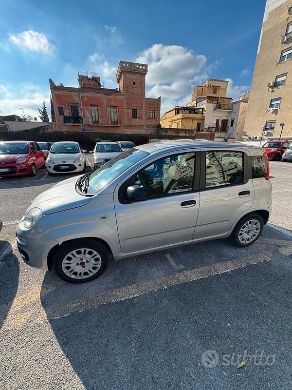 Usata 2019 Fiat Panda Tre volumi | 9500 € - Immagine 1/3