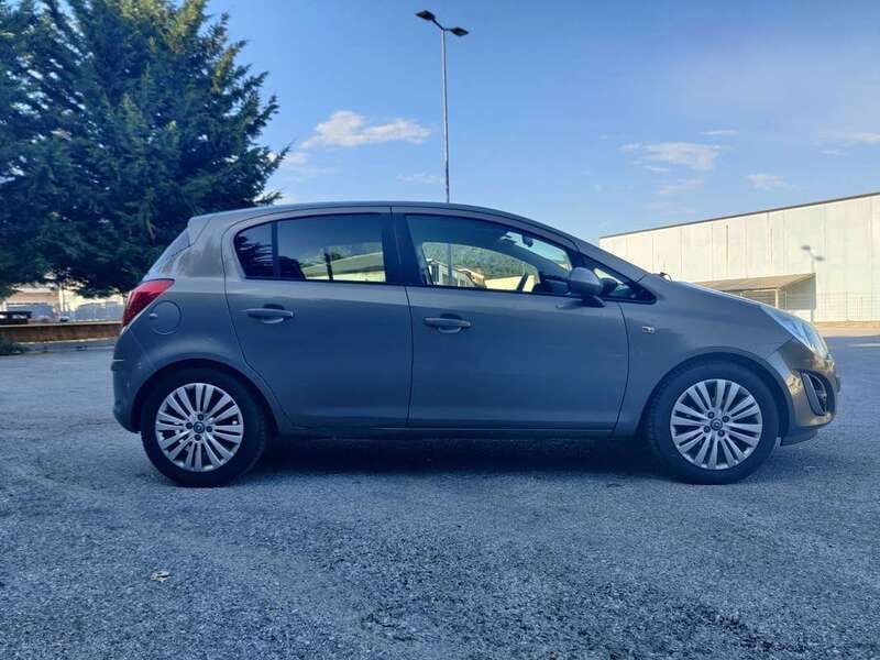 Usata Opel Corsa 86 CV (63 kW) 2011 Grigio Berlina