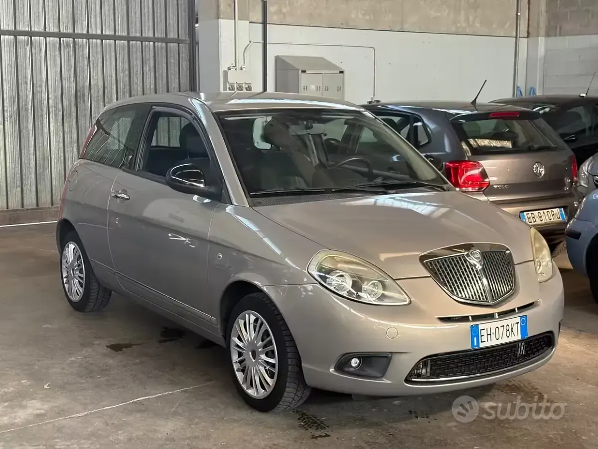 Usata Lancia Ypsilon Platinum 69 CV (50 kW) 2011 Other Utilitaria