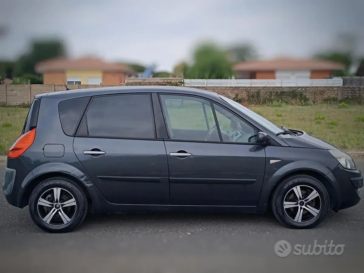 Usata Renault Scenic E-Tech 85 CV (62 kW) 2008 Grigio Monovolume
