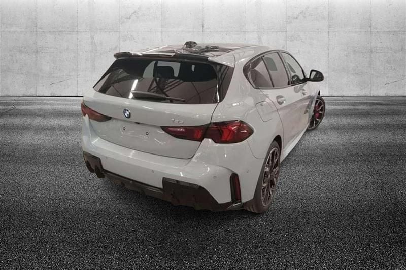 Begagnad BMW 123 M Sport 204 HK (150 kW) 2025 Grå Halvkombi