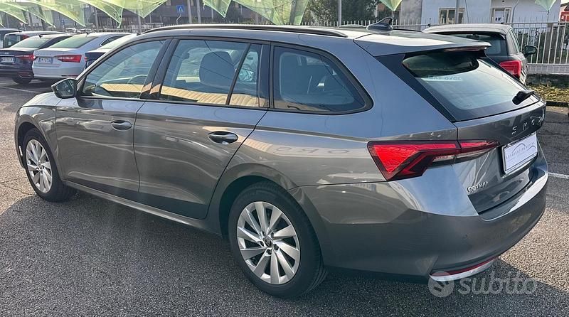Occasion Skoda Octavia 150 ch (110 kW) 2024 Gris Break