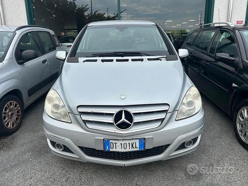 Usata Mercedes B180 2008 Grigio Monovolume
