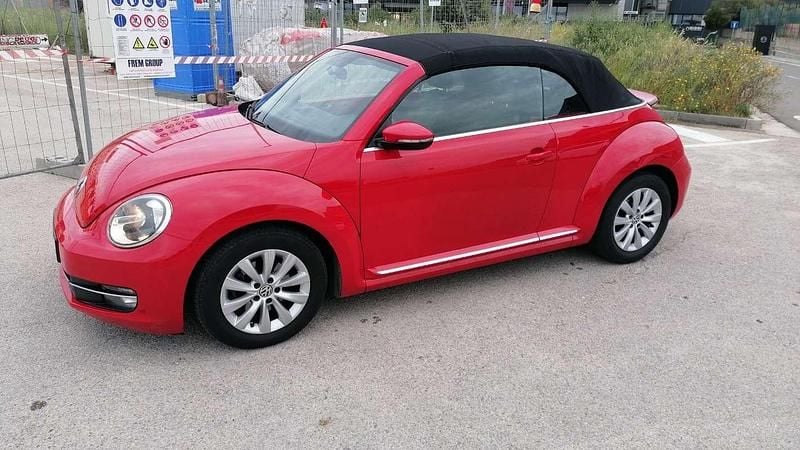 Usata 2014 VW Maggiolino Design Cabrio | 11.900 € (Buon prezzo) - Immagine 1/4