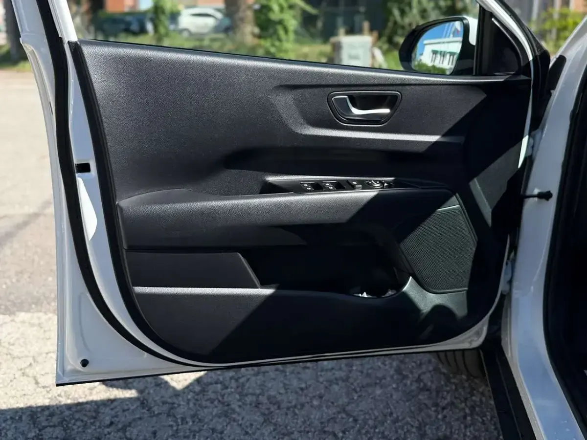 Nuova Kia Stonic Style 101 CV (74 kW) 2026 Bianco SUV