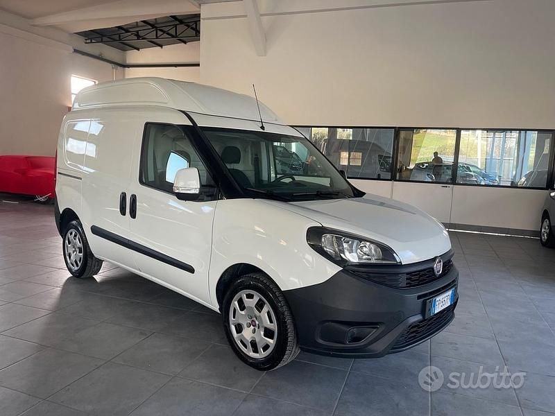 Usata Fiat Doblò Easy 120 CV (88 kW) 2018 Bianco Monovolume