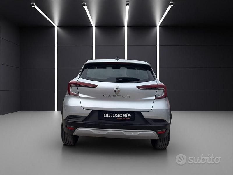 Usata Renault Captur Equilibre 101 CV (74 kW) 2024 Grigio SUV