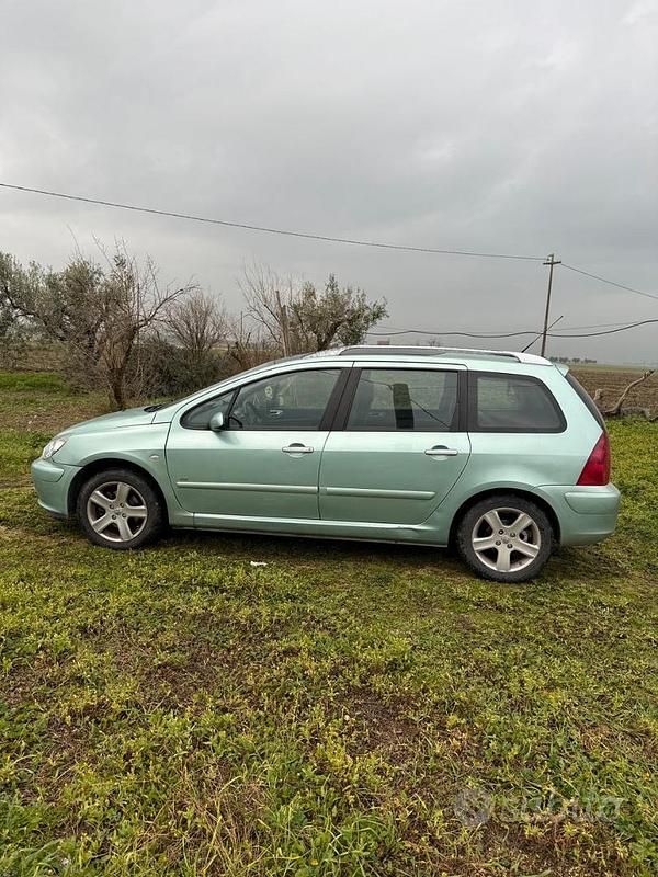 Usata Peugeot 307 110 CV (80 kW) 2004 Verde Station wagon