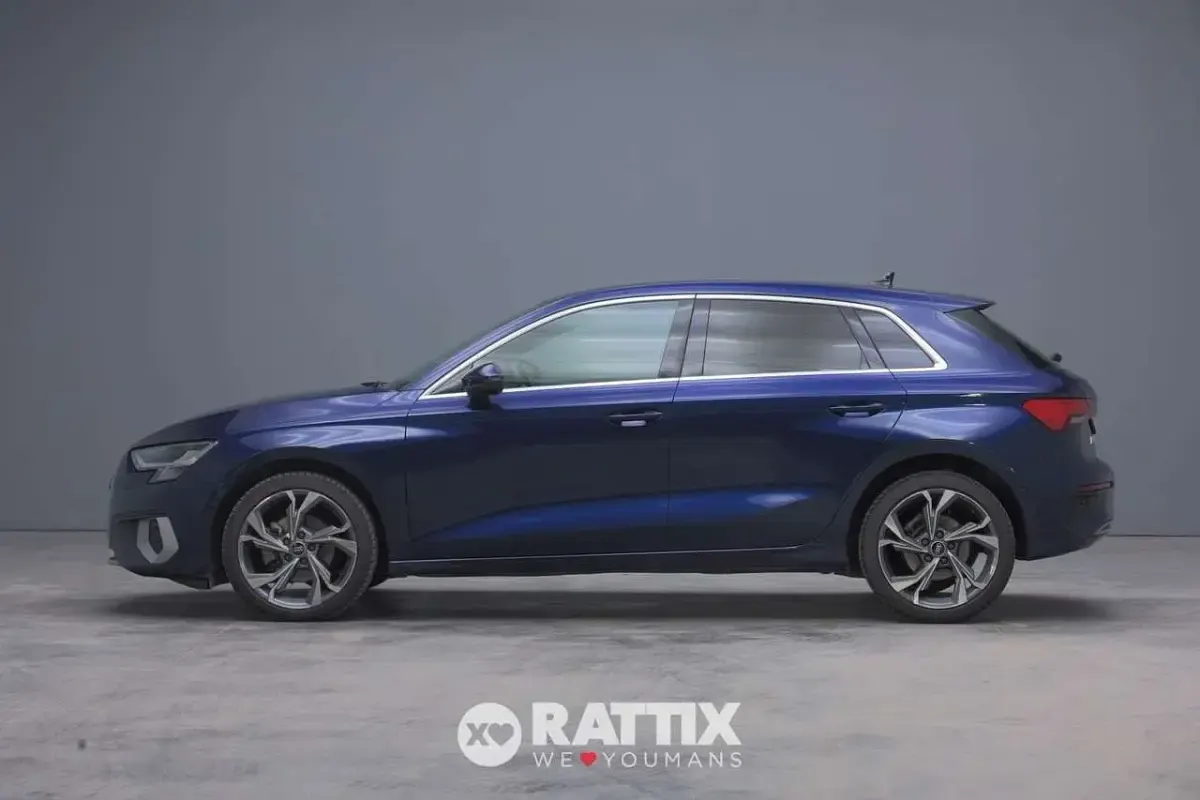 Usata Audi A3 Advanced 116 CV (85 kW) 2023 Blu navarra Berlina