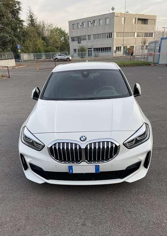 Bianco Usata 2020 BMW 120 M Sport Due volumi | 24.750 € (Buon prezzo) - Immagine 1/4