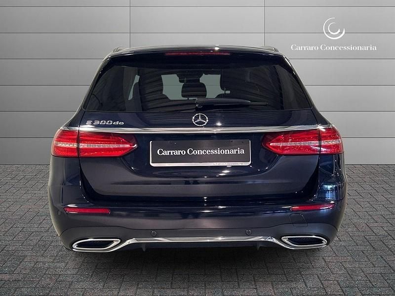 Usata Mercedes E300 Premium Plus 194 CV (142 kW) 2020 Blu metallizzato Station wagon