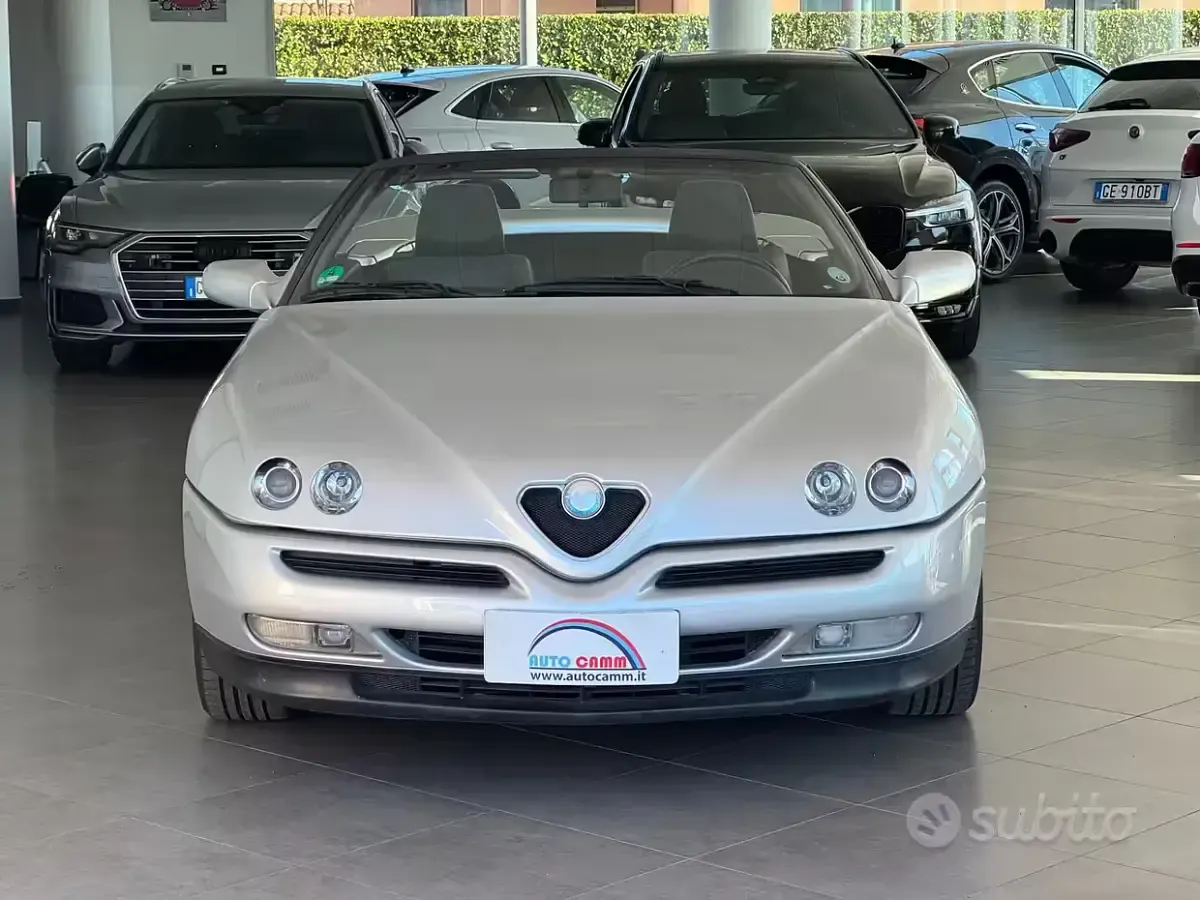 Usata Alfa Romeo Spider Lusso 192 CV (141 kW) 1995 Grigio Cabrio