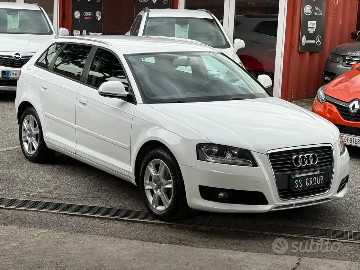 Usado Audi A3 Ambition 125 CV (91 kW) 2010 Blanco Utilitario